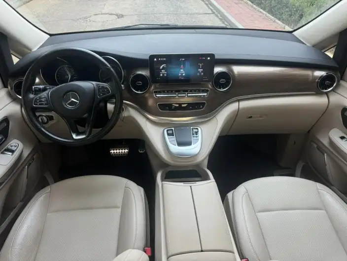 Mercedes-Benz V-Class 2022 Model V 260 Premium Edition – фото 7