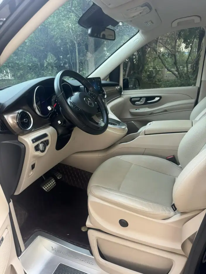 Mercedes-Benz V-Class 2022 Model V 260 Premium Edition – фото 8