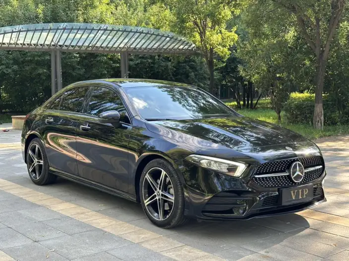 Mercedes-Benz A-class 2020 Model A 220 L 4MATIC Sports sedan – фото 3