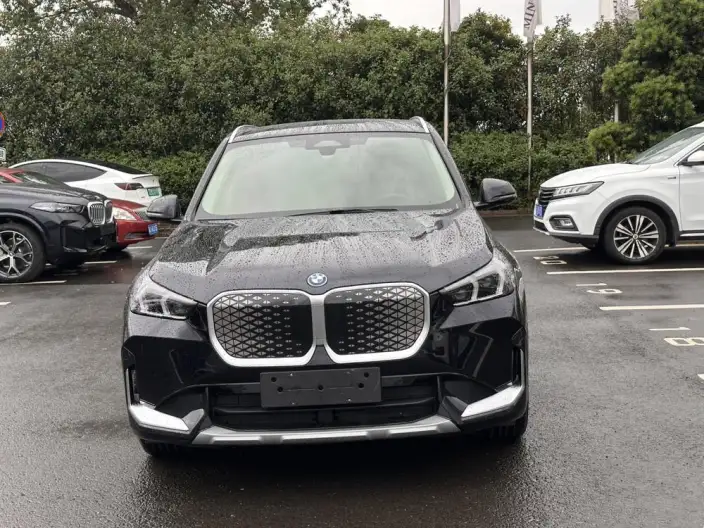 BMW iX 1 2026 Model eDrive25L X Design Set