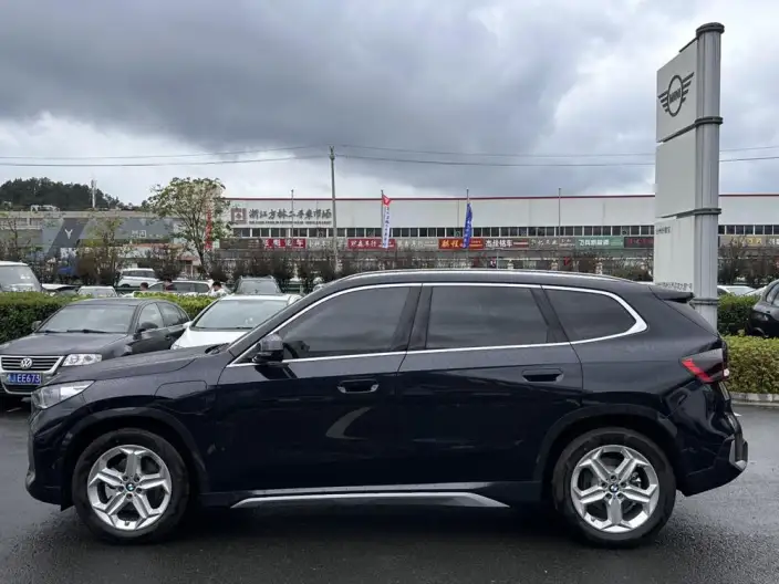 BMW iX 1 2026 Model eDrive25L X Design Set