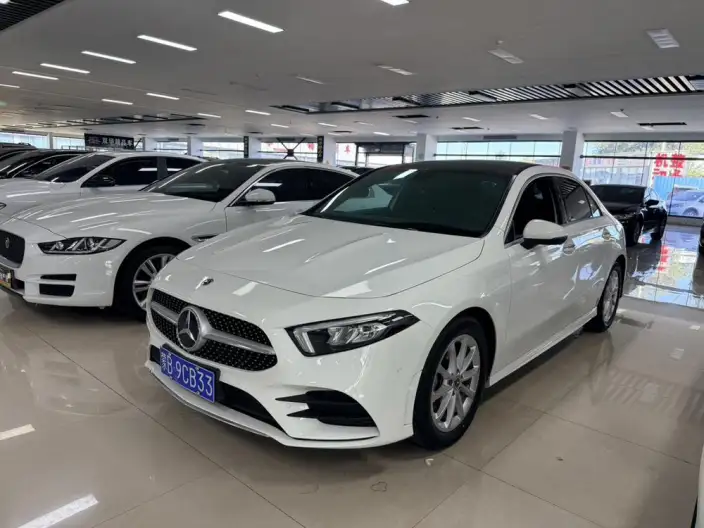 Mercedes-Benz A-class 2021 Model A 200 L Sports sedan Fashion Edition – фото 1
