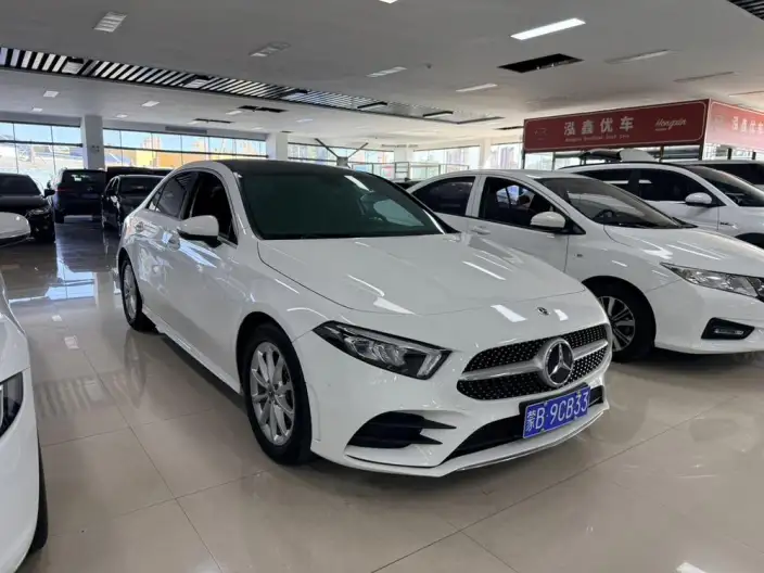 Mercedes-Benz A-class 2021 Model A 200 L Sports sedan Fashion Edition – фото 3