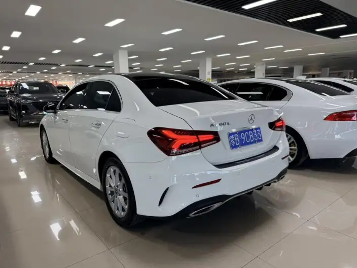 Mercedes-Benz A-class 2021 Model A 200 L Sports sedan Fashion Edition – фото 4