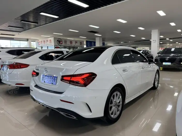 Mercedes-Benz A-class 2021 Model A 200 L Sports sedan Fashion Edition – фото 6