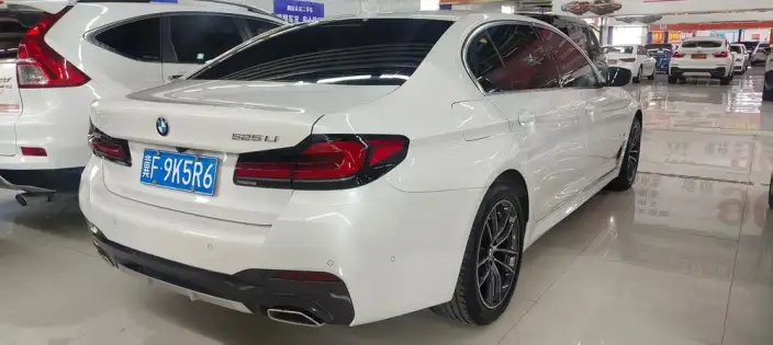 BMW 5 Series 2022 Model 525Li M Sports Set – фото 4
