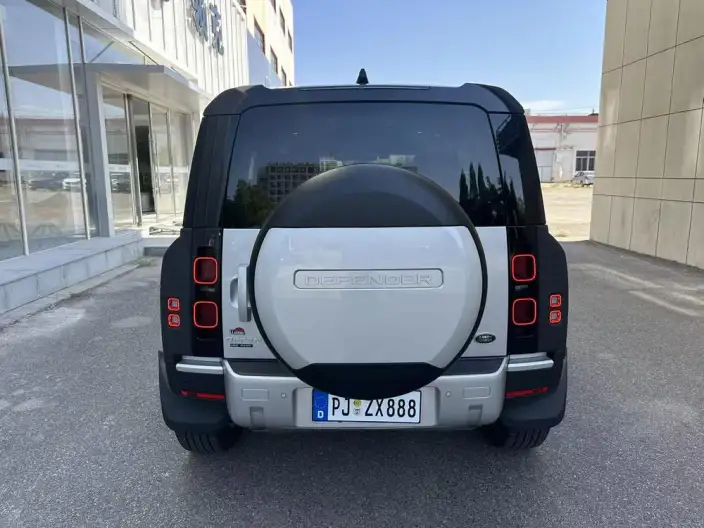 Land Rover Defender 2020 Model 110 P400 HSE – фото 5