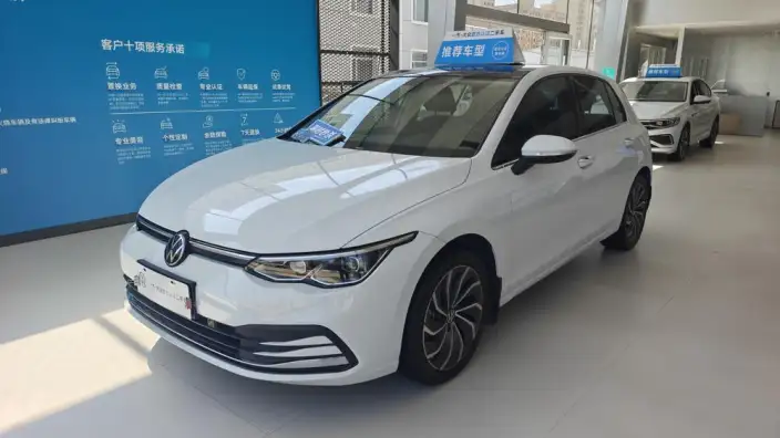 Volkswagen Golf 2021 Model 280TSI DSG Pro – фото 1