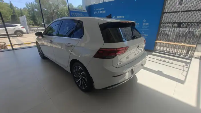 Volkswagen Golf 2021 Model 280TSI DSG Pro – фото 5