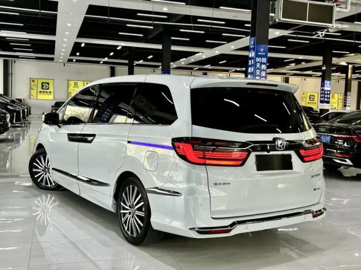 Honda Elysion 2024 Model 2.0L e:HEV Deluxe Edition – фото 4