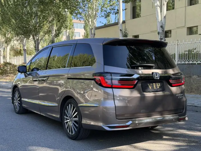 Honda Elysion 2022 Model 2.0L Hybrid Classic Edition – фото 4
