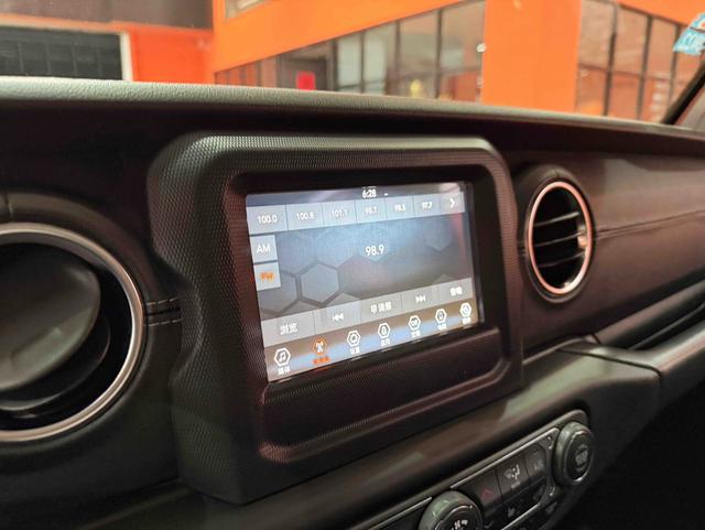 Jeep Wrangler 2019 2.0T Sahara 4-door China V – фото 12