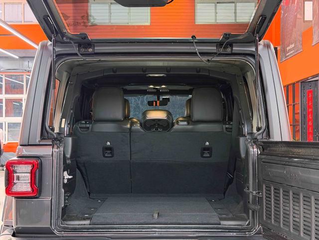 Jeep Wrangler 2019 2.0T Sahara 4-Door China VI – фото 18