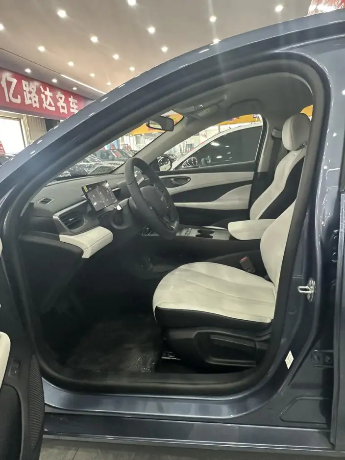 BYD Seal 05DM 2026 Model DM-i 128KM Luxury Model – фото 7