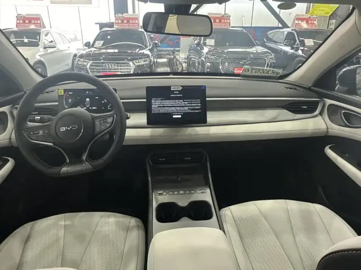 BYD Seal 05DM 2026 Model DM-i 128KM Luxury Model – фото 8