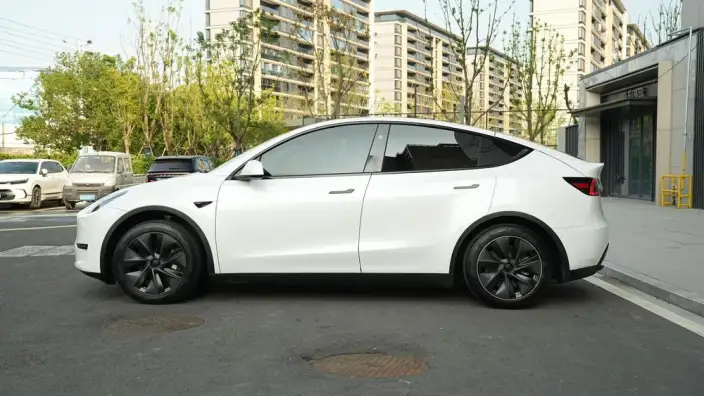 Model Y 2024 Model Rear-wheel drive version – фото 3