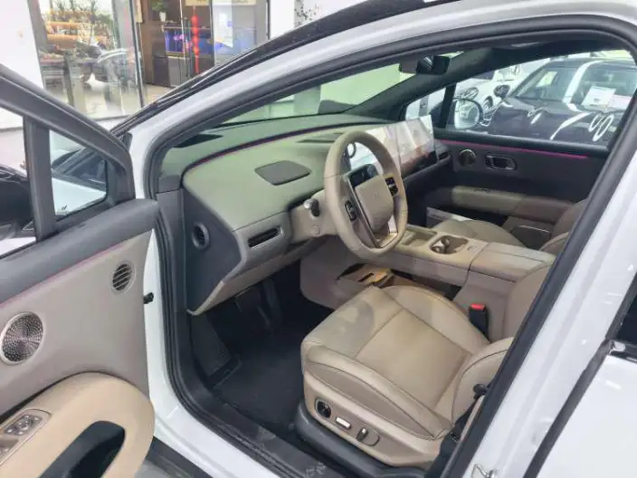 Li Auto i6 2025 Model 2WD Standard Edition – фото 8