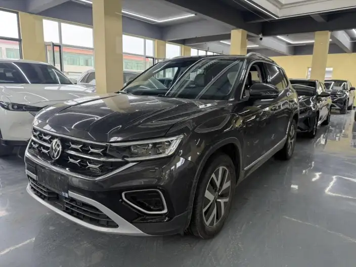 Volkswagen Tayron 2023 Model 280TSI 2WD Luxury Plus Advanced version – фото 1