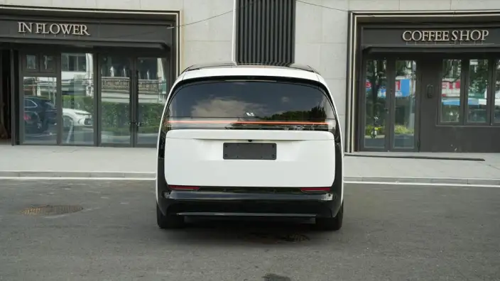 Li Auto MEGA 2024 Model Ultra Edition – фото 6