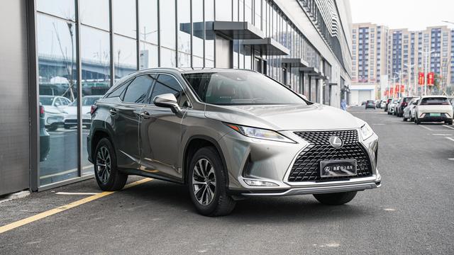 Lexus RX 2020 Facelift 300 2WD Comfort – фото 3