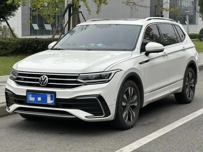 Volkswagen Tiguan L 2022 Model 330TSI Automatic 2WD R-Line Enjoy the version more – фото 1