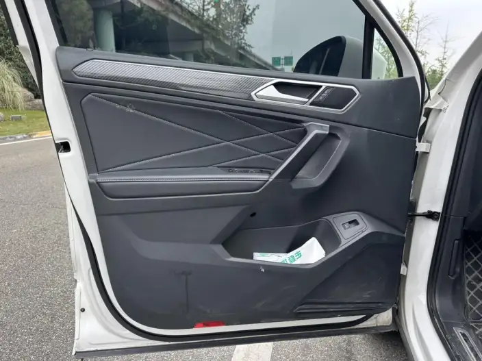 Volkswagen Tiguan L 2022 Model 330TSI Automatic 2WD R-Line Enjoy the version more – фото 7