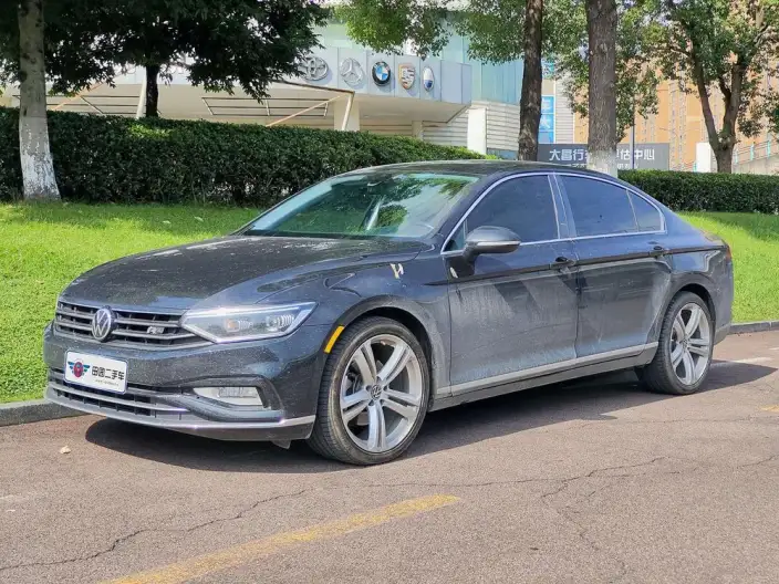 Volkswagen Magotan 2020 Model 330TSI DSG Leading Model – фото 1