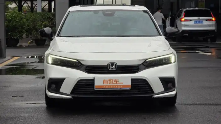 Honda Civic 2022 Model 240TURBO CVT Combustion Edition – фото 2