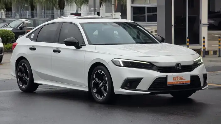 Honda Civic 2022 Model 240TURBO CVT Combustion Edition – фото 3
