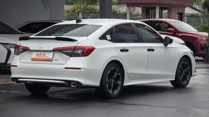 Honda Civic 2022 Model 240TURBO CVT Combustion Edition – фото 6