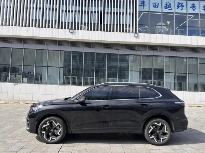 Volkswagen Tiguan L 2026 Model Pro 380TSI 2WD R-Line Pilot Edition – фото 3