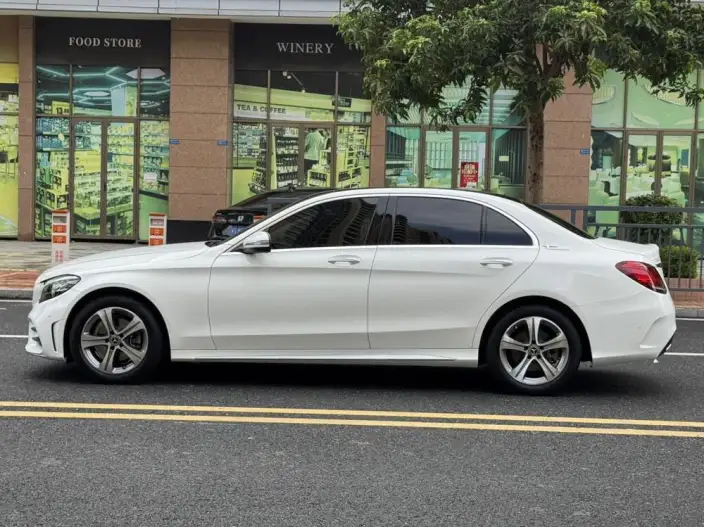 Mercedes-Benz C-Class 2021 Model C 260 L Sports Edition – фото 4