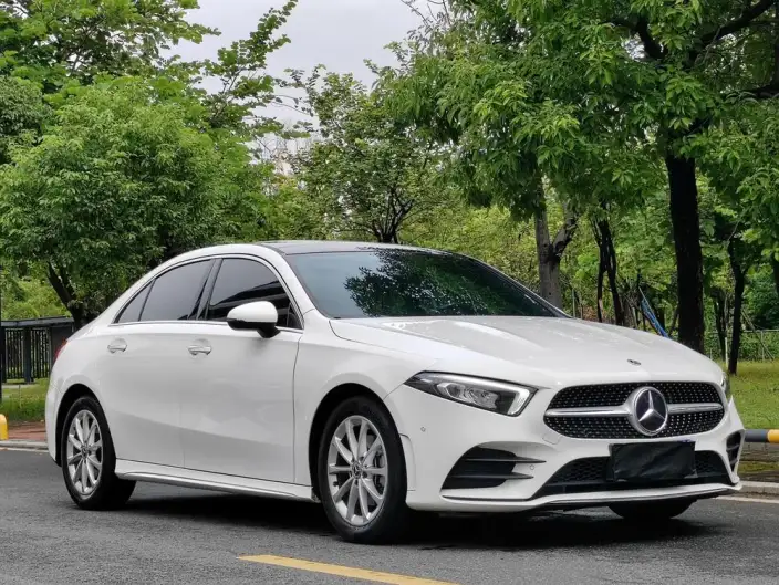 Mercedes-Benz A-class 2021 Model A 200 L Sports sedan Fashion Edition – фото 3