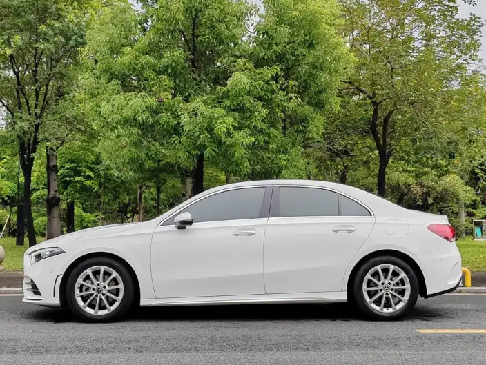 Mercedes-Benz A-class 2021 Model A 200 L Sports sedan Fashion Edition – фото 4