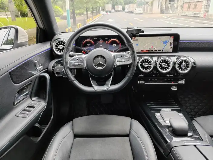 Mercedes-Benz A-class 2021 Model A 200 L Sports sedan Fashion Edition – фото 9
