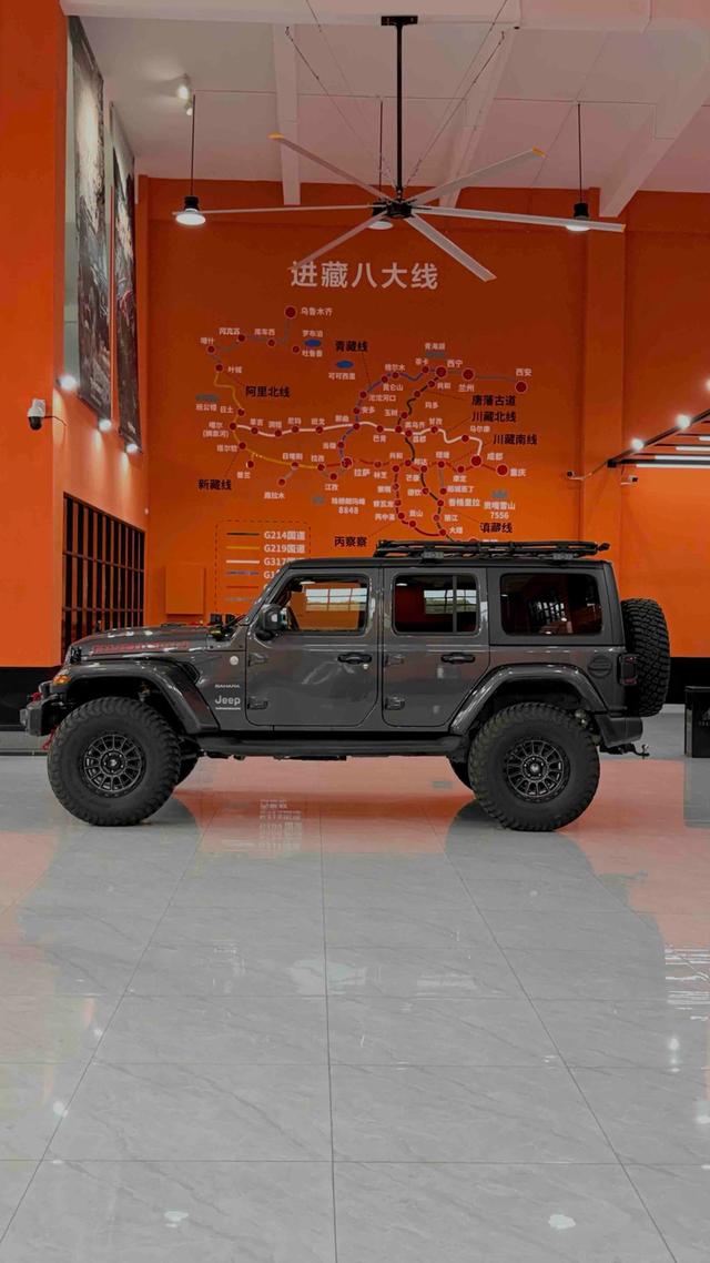 Jeep Wrangler 2024 2.0T Sahara 4-Door – фото 3