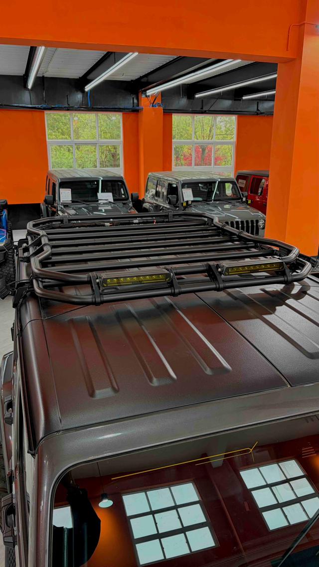 Jeep Wrangler 2024 2.0T Sahara 4-Door – фото 6