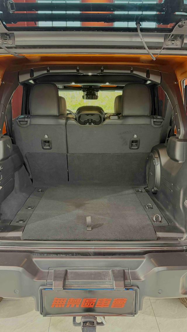 Jeep Wrangler 2024 2.0T Sahara 4-Door – фото 22
