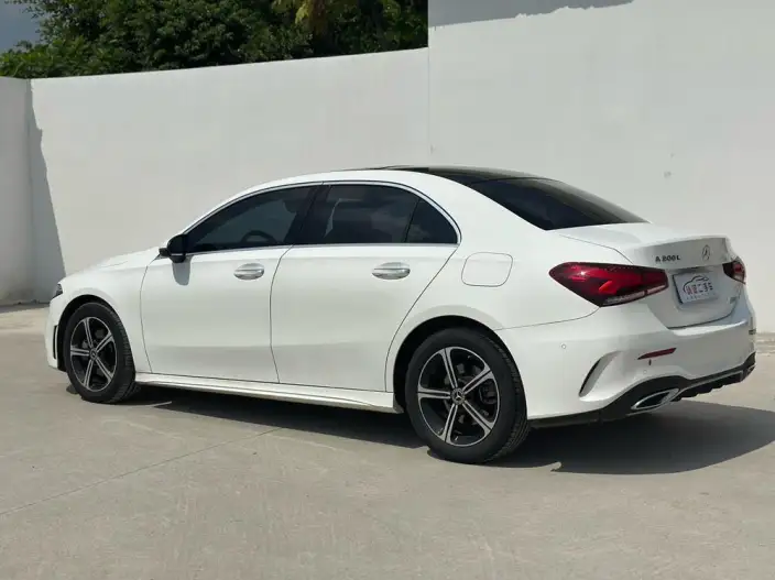 Mercedes-Benz A-class 2023 Model A 200 L Sports sedan Fashion Edition – фото 4