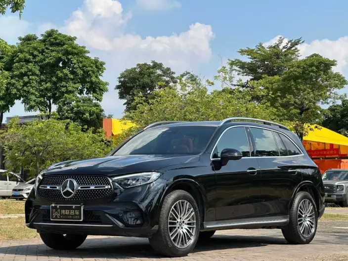 Mercedes-Benz GLC 2023 Model Facelift GLC 300 L 4MATIC Dynamic Model 5 seat – фото 1