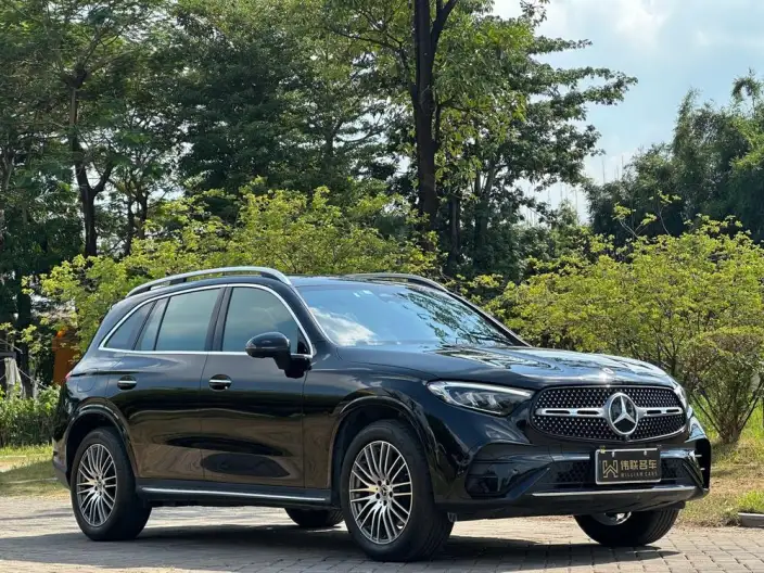 Mercedes-Benz GLC 2023 Model Facelift GLC 300 L 4MATIC Dynamic Model 5 seat – фото 3