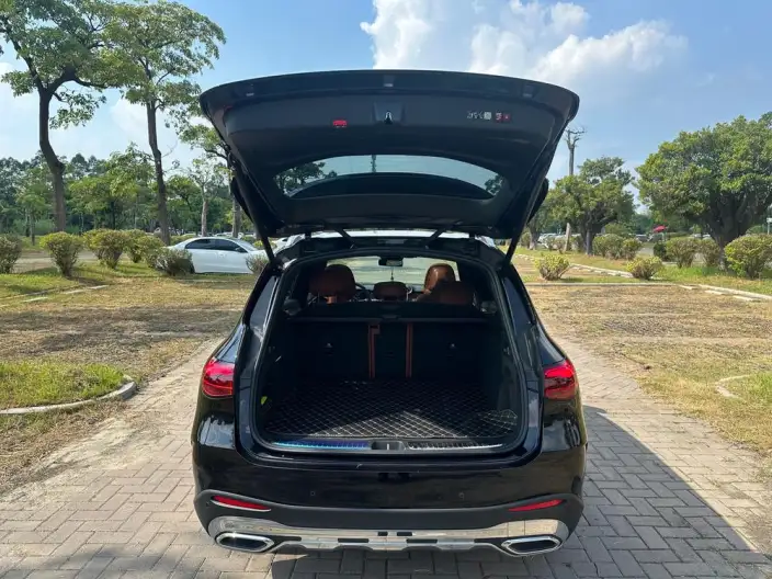 Mercedes-Benz GLC 2023 Model Facelift GLC 300 L 4MATIC Dynamic Model 5 seat – фото 9