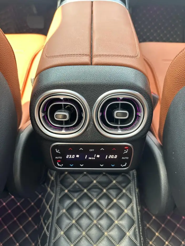 Mercedes-Benz GLC 2023 Model Facelift GLC 300 L 4MATIC Dynamic Model 5 seat – фото 10