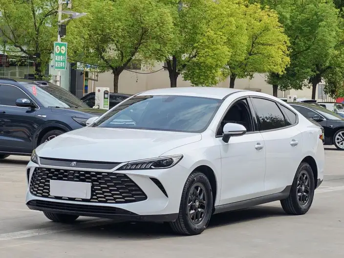 BYD Qin PLUS DM 2025 Model Smart Driving Edition DM-i 55KM Leading Model – фото 1