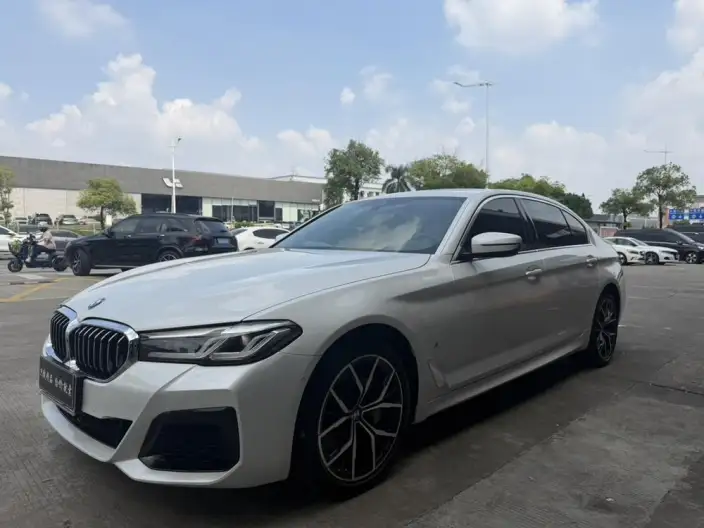 BMW 5 Series 2022 Model Facelift 530Li Exclusive Model M Sports Set – фото 1