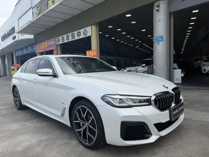 BMW 5 Series 2022 Model Facelift 530Li Exclusive Model M Sports Set – фото 3