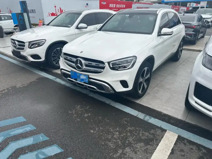 Mercedes-Benz GLC 2022 Model Facelift GLC 260 L 4MATIC Luxury Model – фото 1