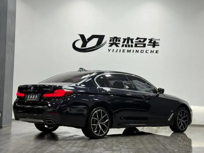 BMW 5 Series 2022 Model Facelift 530Li Exclusive Model M Sports Set – фото 6