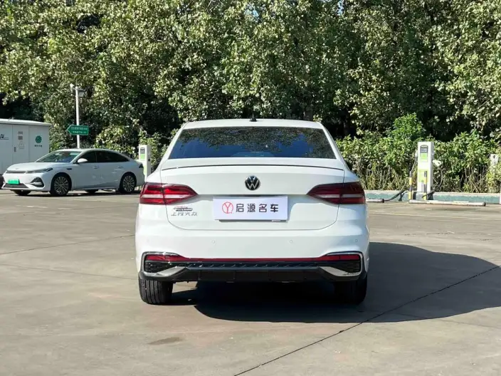 Volkswagen Lavida 2024 Model 300TSI DSG Starry Sky Leading Edition – фото 6