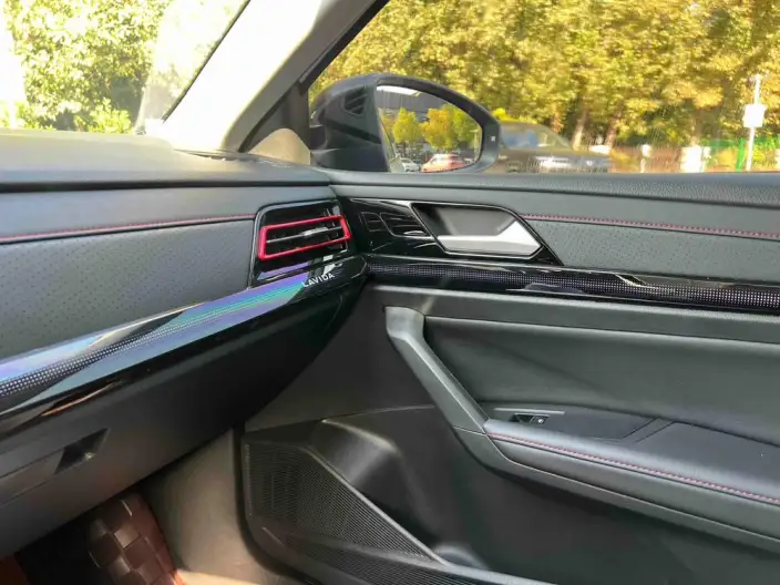 Volkswagen Lavida 2024 Model 300TSI DSG Starry Sky Leading Edition – фото 10